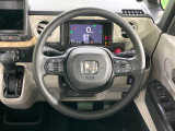インテリアに合わせたデザインのステアリングは、運転される方のことも考え、運転しやすい形状、大きさです。是非一度、実際に触ってお確かめください。