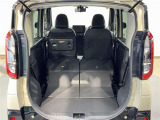シートを倒すと広々とした荷物スペースに☆