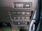 両側オートスライドドアで運転席からも操作出来ます。
