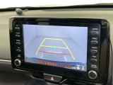 バックモニター付なので後退時に後方が見えるので安心。 車は構造上、死角がたくさんなので万が一を考えると必須ですね。 あくまで補助の為の装備、バックは目視で確認する事が重要ですよ。