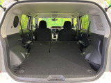 普段のお買い物や通勤、送迎等に十分な荷室スペースを確保しております。セカンドシートを倒すと、大きな荷物の積載も可能です♪