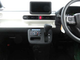 現車はオーディオが付いていない状態です。お客様のライフスタイルに合わせて、ナビゲーションやディスプレイオーディオなどのご提案をさせていただきます。お気軽にご相談くださいね。
