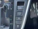 ★電動パーキングブレーキ★スイッチで作動・解除。「P」シフトで自動作動、「P」シフト以外にシフトで解除されるオート機能!