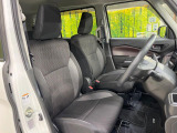 運転席シート廻りは使用感も少なく、良好な状態となっています。前オーナー様が丁寧に使っていたことがよくわかりますね。