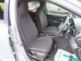 シート、ステアリング、シフトレバーなどが運転しやすい位置にレイアウトされ、さらに見通しのいい視界で運転をサポート☆