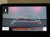 バックモニターで、後方を確認しながら安心して駐車することができます。運転初心者も熟練者も必須の機能ですよ!