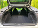 【パワーバックドア】スマートキーや運転席のボタンを押すだけでリアゲートが自動で開閉します!荷物を持っている時や、高い位置にあるバックドアを閉める際に便利な機能です♪
