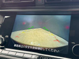 アラウンドビューモニター。上空から見下ろしているかのような映像を映し出して周囲を確認し、スムースな駐車をアシストします。