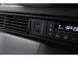 スマートフォンなどの音楽再生が可能なUSB接続ジャック装備車両です♪♪♪