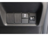 【横滑り防止装置】ドライバーの安全運転をアシストしてくれる装備が充実しています☆ドライバーの不安を安心へと変えてくれますね。