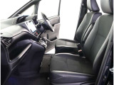 高いホールド性で運転姿勢が安定します。長距離ドライブでも疲れにくいのが魅力です。快適なドライビングライフをお送りください♪