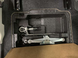 もしもの時に安心な工具やジャッキがあります。