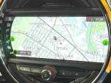 ●純正ナビ:一体感のあるナビは、高級感ある車内を演出してくれます。Bluetooth再生などオーディオ機能も充実しておりますので、運転もより楽しめます♪
