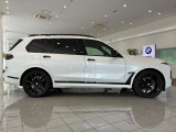 X7 M60i xドライブ 4WD 