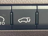 【パワーバックドア】スマートキーや運転席のボタンを押すだけでリアゲートが自動で開閉します!荷物を持っている時や、高い位置にあるバックドアを閉める際に便利な機能です♪