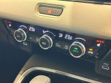 プラズマクラスター搭載フルオートエアコンディショナーとなっております。運転席と助手席でそれぞれで温度設定ができますので、快適にドライブをすることができます。