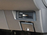 ビルトイン型ETC2.0ユニット装備で高速道路等利用時 便利です。