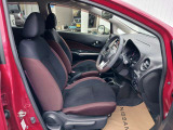 運転席側から観たフロントシートのイメージです。