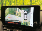 【パノラミックビューモニター】専用のカメラにより、上から見下ろしたような視点で360度クルマの周囲を確認することができます☆死角部分も確認しやすく、狭い場所での切り返しや駐車もスムーズに行えます。