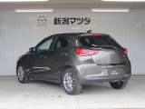 バック時にはもしもの時のために複数のセンサーにより衝突軽減ブレーキをおかけします。詳しい内容はスタッフお尋ねください。