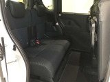 ゆとりある広々とした車内空間は、ドライブを始め買い物やレジャーなど、幅広く活躍します。一人でもみんなとでもお出かけを楽しみましょう!