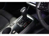 ミッションはストレート型CVTマニュアルモード付になります、CVT車ですがマニュアル感覚で運転操作ができますので運転が愉しくなります!シフト周りにはフロントシートヒーター(2モード)ビューSWを設置!