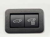 【パワーバックドア】スマートキーや運転席のボタンを押すだけでリアゲートが自動で開閉します!荷物を持っている時や、高い位置にあるバックドアを閉める際に便利な機能です♪