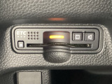 ハンドルの左下にETCがついています。高速道路の料金所の通過も楽々です。 カードの取り出しもしやすい場所についています。