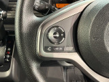 ステアリングにオーディオ操作スイッチが付いています。オーディオ画面に直接タッチしなくても操作が出来ますので、運転に集中できます。