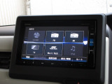 ナビゲーションは純正メモリーナビ(VXM-195VFi)を装着しております。AM、FM、CD、DVD再生、Bluetooth、音楽録音再生、フルセグTVがご使用いただけます。