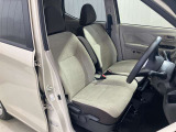 【運転席シートリフタ-】運転席の高さ調整が出来るので自分の運転しやすい高さに合わせて快適なドライブをお楽しみください♪♪