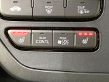 【シートヒーター】寒い日に重宝するシートヒーター!エアコンより早く温まってくれるので寒がりの人も安心ですね♪エアコンの温風は乾燥するから苦手、という方にもをおすすめです。