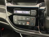 オートエアコンがついていますので、簡単操作で快適に過ごせます。希望の温度に自動調整してくれるのが便利です。