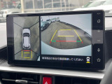 【パノラミックビューモニター】専用のカメラにより、上から見下ろしたような視点で360度クルマの周囲を確認することができます☆死角部分も確認しやすく、狭い場所での切り返しや駐車もスムーズに行えます。