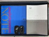 スマートキーは鍵をバッグに入れたままでもドアロックの開閉やエンジンのON・OFFができます。夜間や雨の日も鍵を探さなくて良いので便利です。