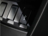 ◆USB接続端子◆使いやすい場所に装備されています♪