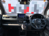 インパネ全体:視界が開けて前が見やすい設計です!安全に運転できます!