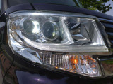 ●白くシャープな光のLEDヘッドライト●安全性の向上だけでなく省電力なので低燃費に貢献しています