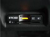 ◆ETC2.0装着◆進化したドライブ体験。料金収受システムだけだったETCが生まれ変わって、高速道路を賢く使うETC2.0に進化しました。多彩な情報サービスが便利で快適なドライブ体験を提供します。