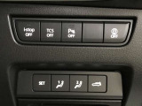 運転席回りのスイッチで安全装備のON/OFFも簡単に!