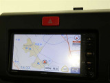 7インチ画面のナビゲーション付です。操作らくらく目的地設定ができますよ。ナビがあると便利、初めて訪れる場所でもらくらく何処でもいけます。