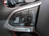 ◆クルーズコントロールにレーダーセンサーを組み合わせ、先行車を測定し設定されたスピードを上限に自動で加減速を行います。一定の車間距離を維持することで、長距離走行でのドライバーの疲労を低減させます。