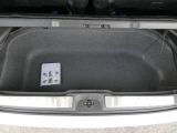 ゴルフバッグやB型のベビーカー等もスッキリ収納♪大容量ラゲッジアンダーボックス☆ホイールロックナットもついております。