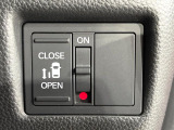 【パワースライドドア】スマートキーや運転席のスイッチでスライドドアの開閉が可能♪電動だから力を入れてドアを開ける必要が無く、小さいお子様でも、重い荷物を持っている時もラクに開け閉めできます♪