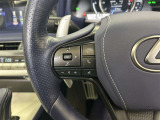 運転中、オーディオの操作をしてて、ハッとしたことはありませんか?ステアリングスイッチは、運転中でもハンドルでオーディオの操作が可能です。安全なドライブをサポートします。