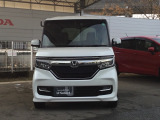 お客様に安全で快適なカーライフをお送りいただくために、中古車にも高いレベルの品質基準を設け、その基準に従って、全ての中古車について納車前整備を実施しています。