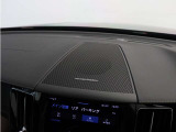 【harman/kardon】世界のオーディオファン垂涎のプレミアムサウンドシステムを搭載。原音に近い音場空間を忠実に再現。乗る人すべてに最良の音響体験を提供します。