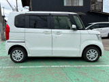 両側パワースライドドア付きで便利!小さなお子様も乗り降り楽々です♪スイッチは運転席にもありますよ!