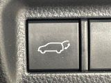 【パワーバックドア】スマートキーや運転席のボタンを押すだけでリアゲートが自動で開閉します!荷物を持っている時や、高い位置にあるバックドアを閉める際に便利な機能です♪
