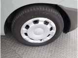 かっこいいホイールですね。 車のイメージを大きく左右するホイール部分はコダワリを持ちたいですね。